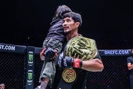 从种族融合到全美扩张，这段岁月奠定了现代棒球作为美国“国技”的根基。